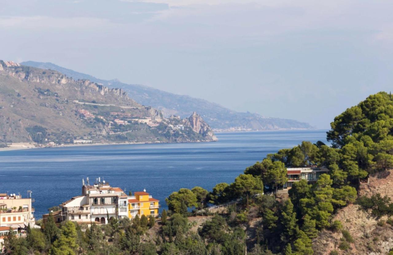 Villa Eleonora Isola Bella Sea View Small Pool + Jacuzzi ตาออร์มินา ภายนอก รูปภาพ