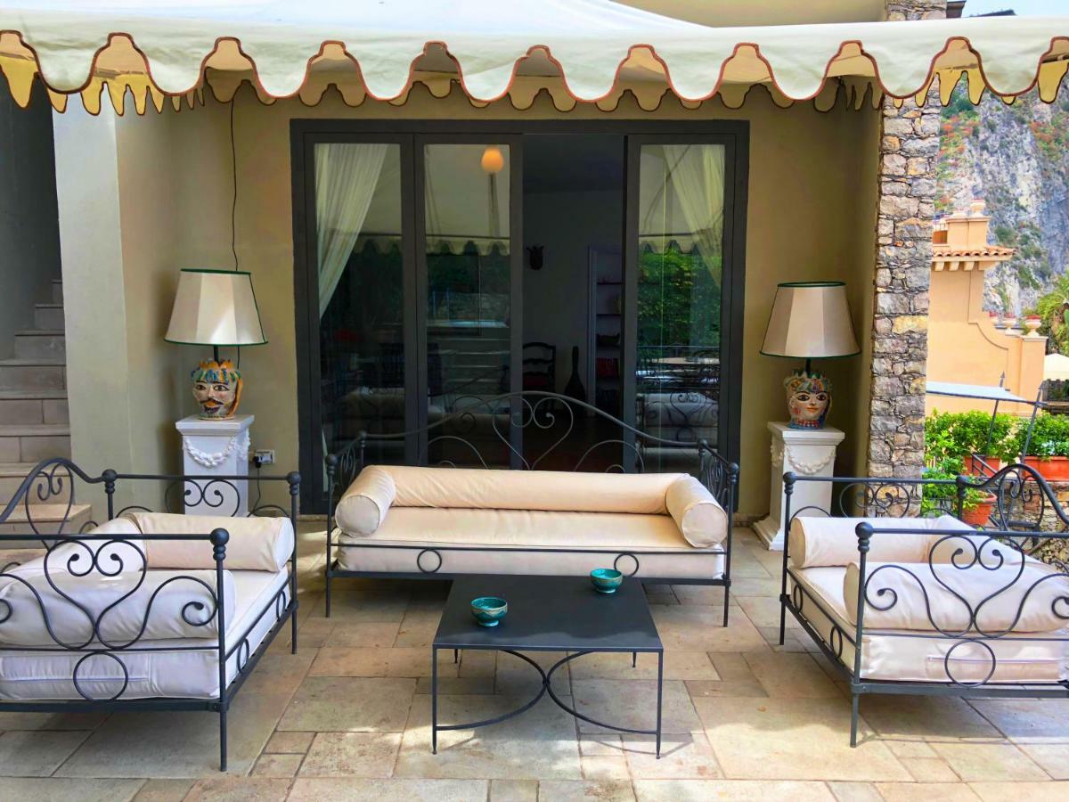 Villa Eleonora Isola Bella Sea View Small Pool + Jacuzzi ตาออร์มินา ภายนอก รูปภาพ